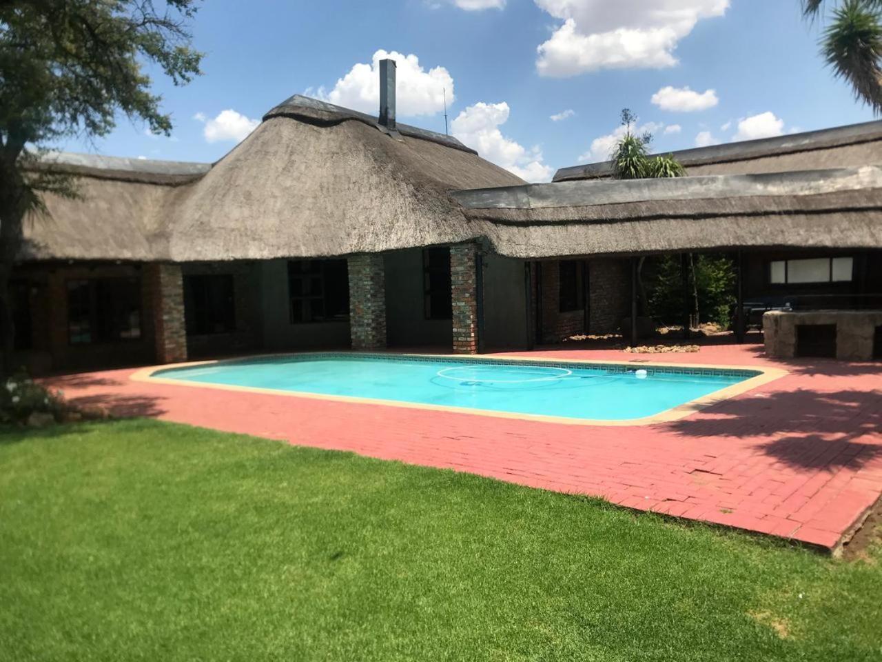 Boskoppie Lion & Tiger Reserve Kroonstad Esterno foto